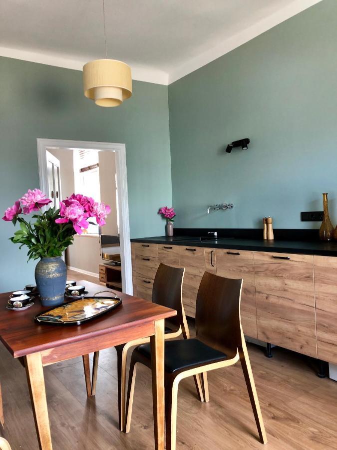 Bohemian Apartment In The Heart Of Old Ventspils City Buitenkant foto
