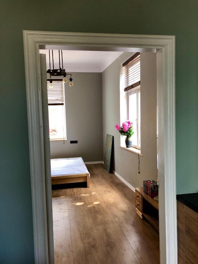 Bohemian Apartment In The Heart Of Old Ventspils City Buitenkant foto